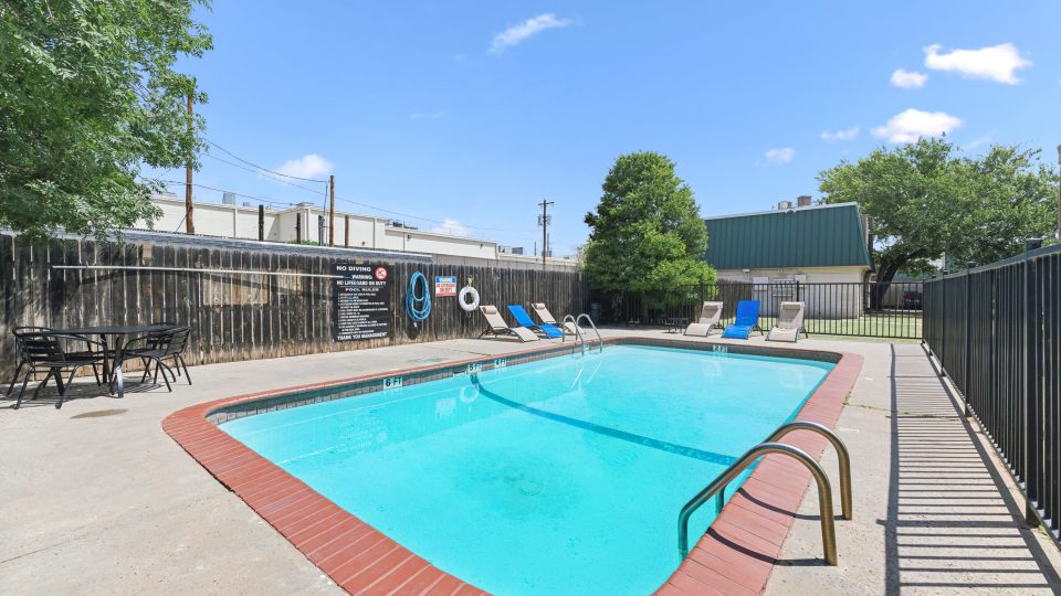 swimming pool at The Crestwood Terrace